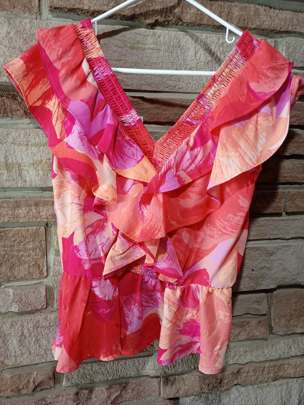 sofia by sofia vergara Pink & Coral Ruffled V-Neck Camisole